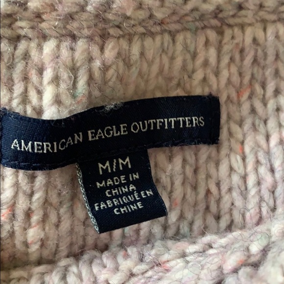 Beautiful & Cozy Sweater - Picture 3 of 4